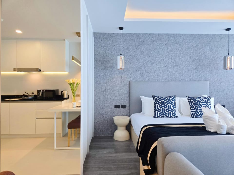 Photo of the whole room, Bedroom