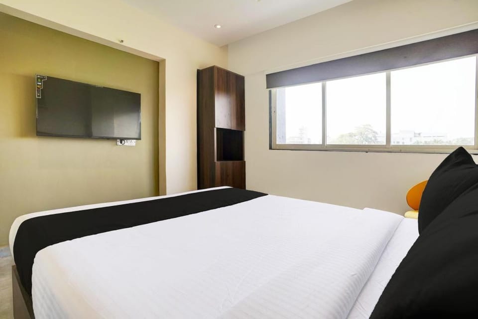 Communal lounge/ TV room, Bed, TV and multimedia, Photo of the whole room, Evening entertainment, Bedroom