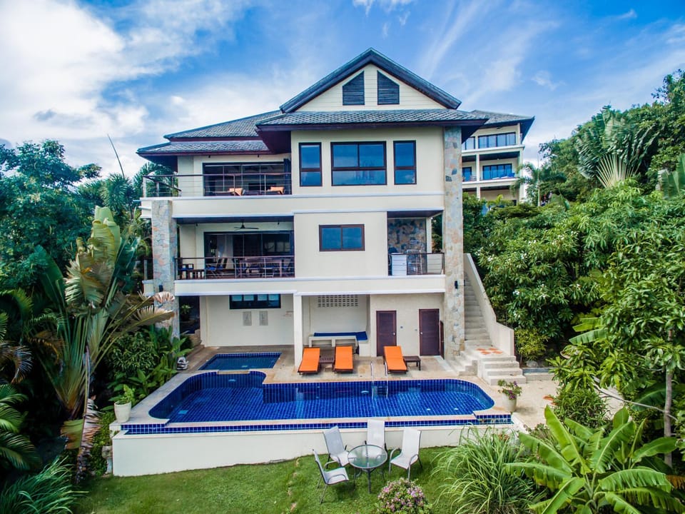 Property building, Patio, Day, Garden, Balcony/Terrace, Pool view, Swimming pool, sunbed