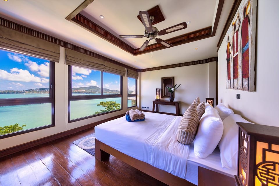 Bed, Natural landscape, Photo of the whole room, Bedroom, Sea view