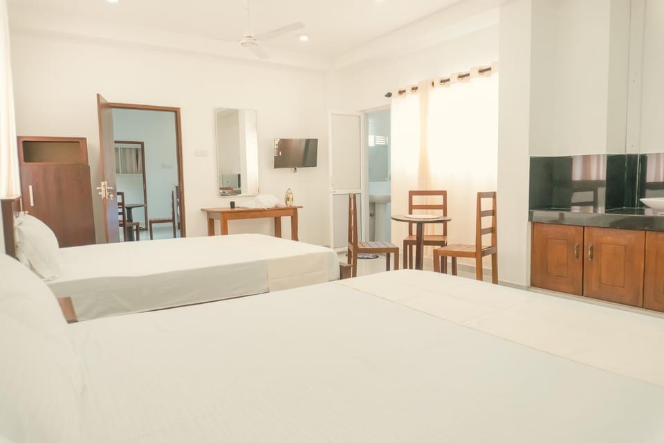 R2 Guest - HIKKADUWA Motel in Hikkaduwa