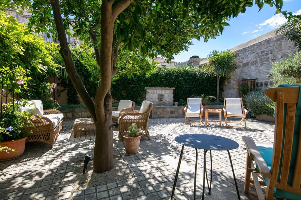 Garden House Villa in Vis