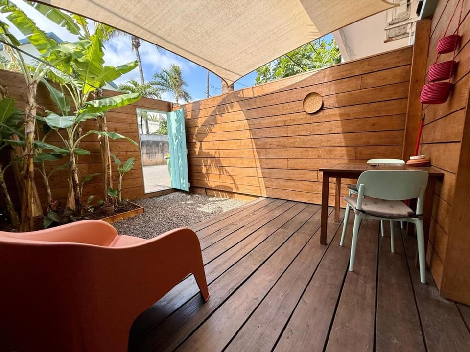 Les Cazes Terre Sainte 2 - Proche CHU & Plage Apartment in Réunion