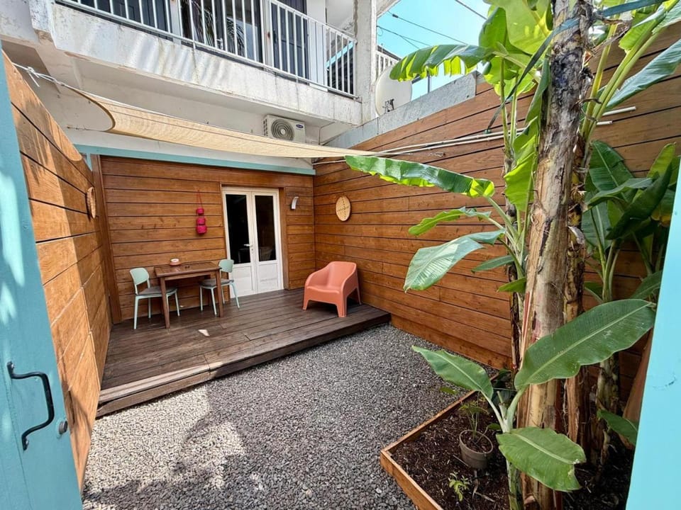 Les Cazes Terre Sainte 2 - Proche CHU & Plage Apartment in Réunion