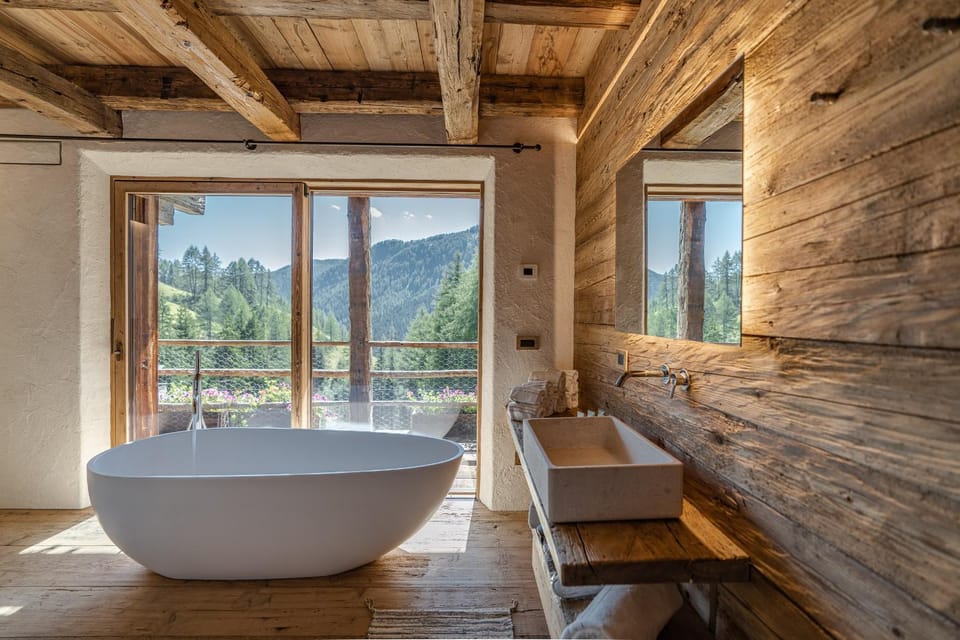 Bathroom, Living room
