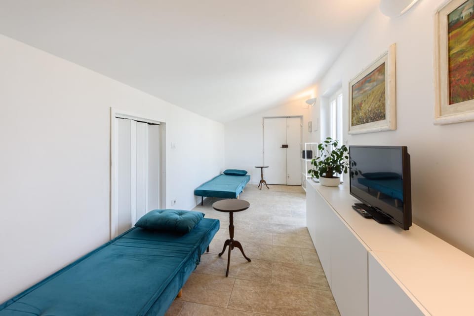 The Luxor Suites - Larione Apartment in Florence