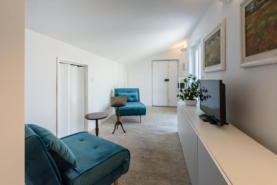 The Luxor Suites - Larione Apartment in Florence