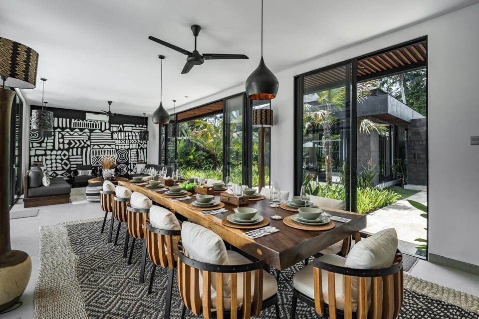 View (from property/room), Living room, Dining area