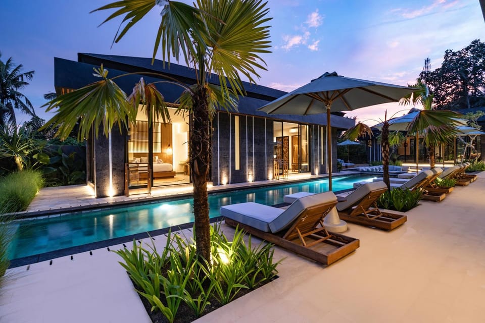 Property building, Pool view, Swimming pool, sunbed