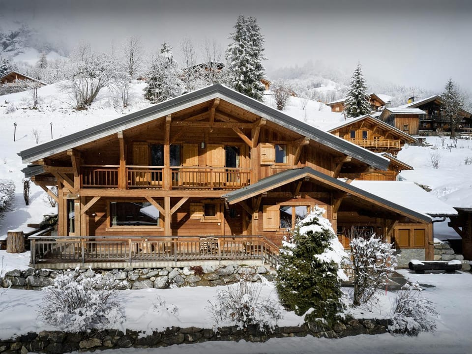 Property building, Day, Natural landscape, Winter
