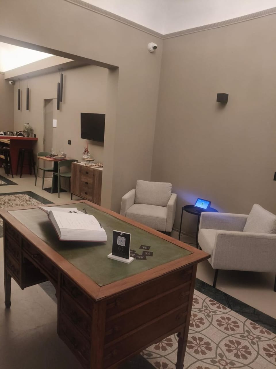 Communal lounge/ TV room, Dining area, Evening entertainment