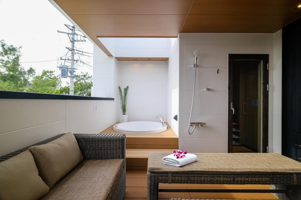 Hot Tub, Balcony/Terrace