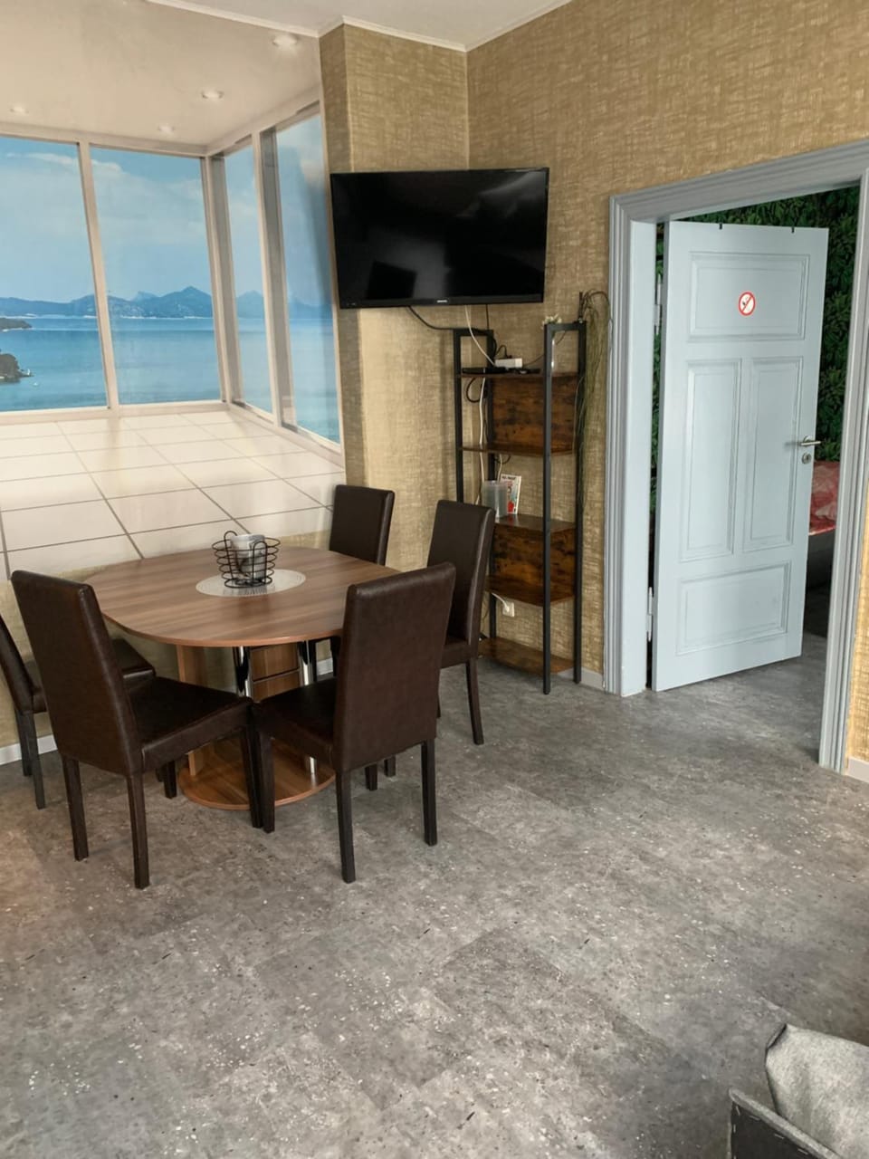 TV and multimedia, Dining area