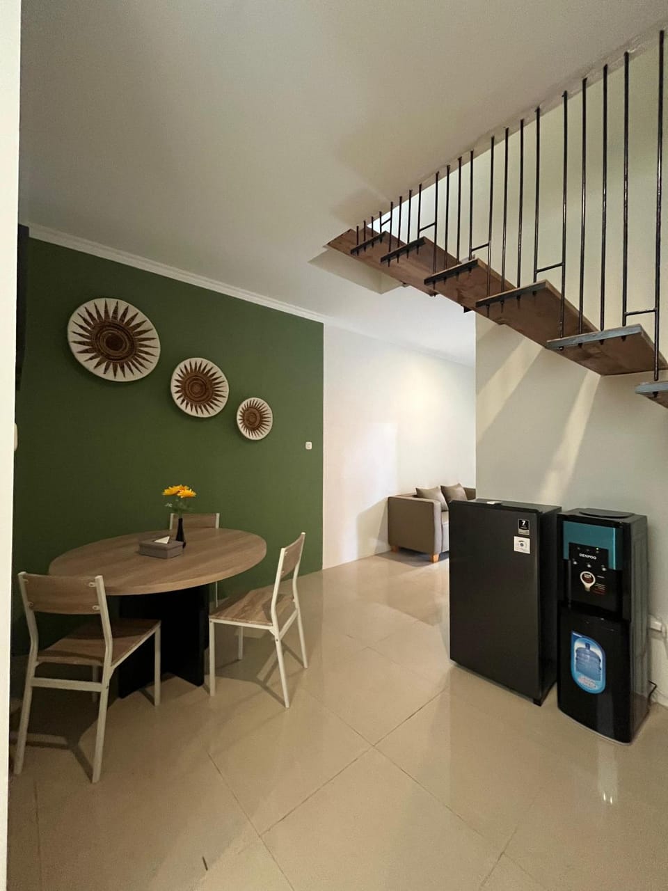 Kitchen or kitchenette, Living room, Seating area, Dining area, minibar