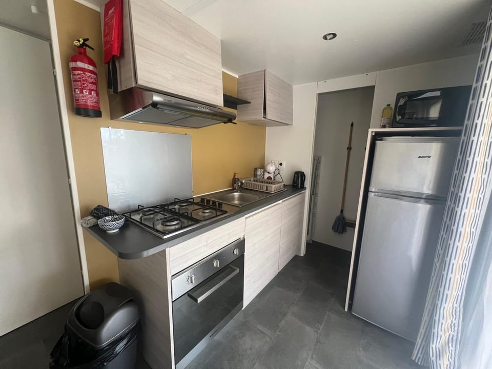 Mobilhome 6 couchages grand confort Cap Ferret RM04 Apartment in Lege-Cap-Ferret
