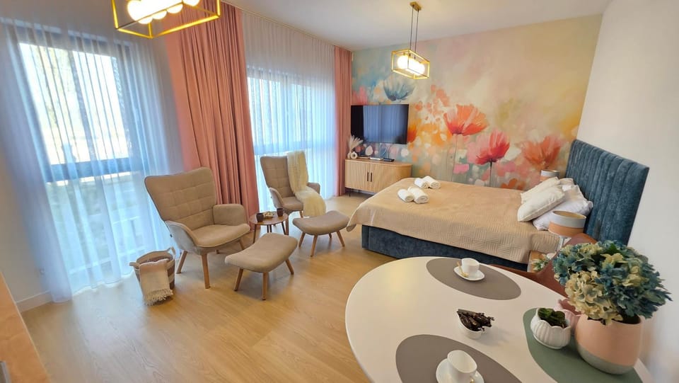 Living room, Seating area, Dining area