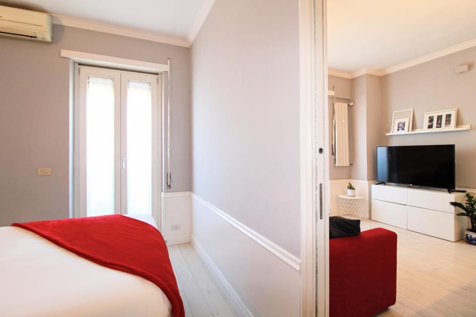 Communal lounge/ TV room, Bed, TV and multimedia, Photo of the whole room, Evening entertainment, Bedroom, air conditioner