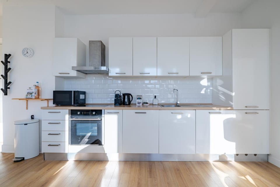 Coffee/tea facilities, Kitchen or kitchenette, dishwasher, oven