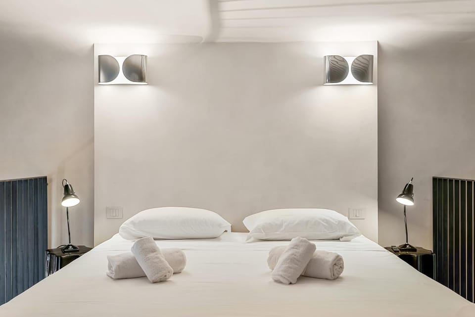 Bed, Photo of the whole room, Bedroom, internet, towels