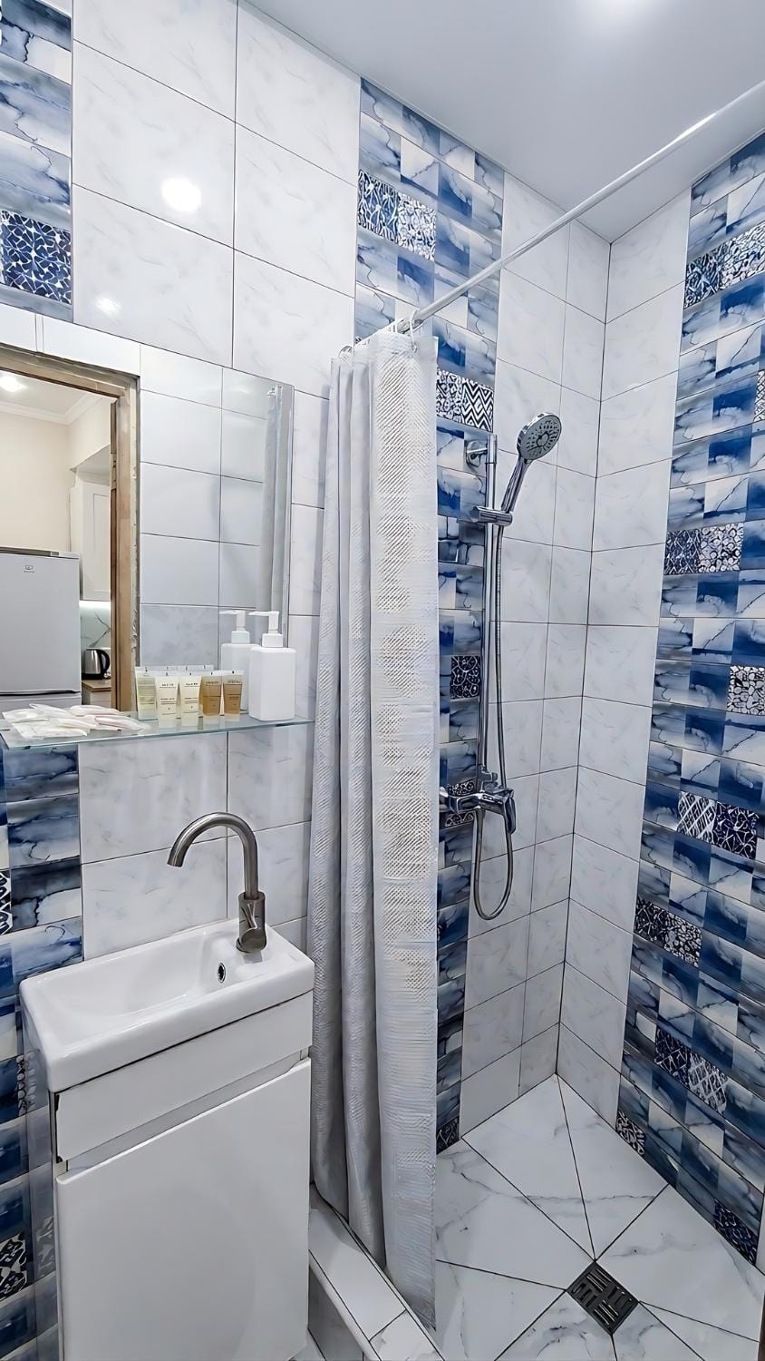 Shower, Bathroom, Bath, towels