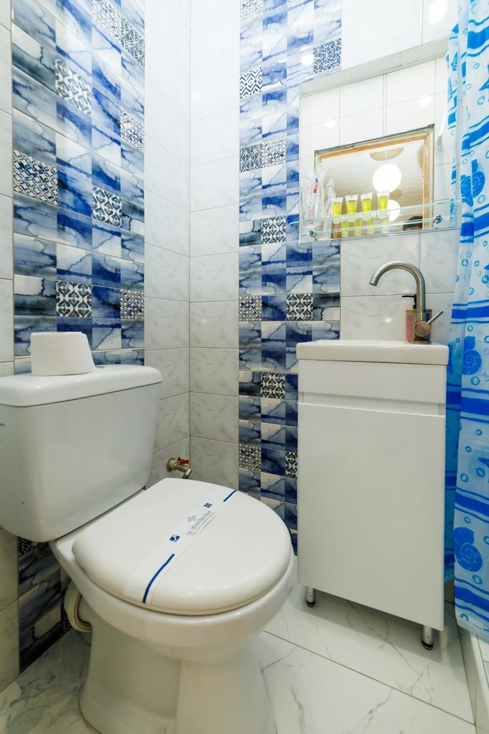 Shower, Toilet, Bathroom, Bath