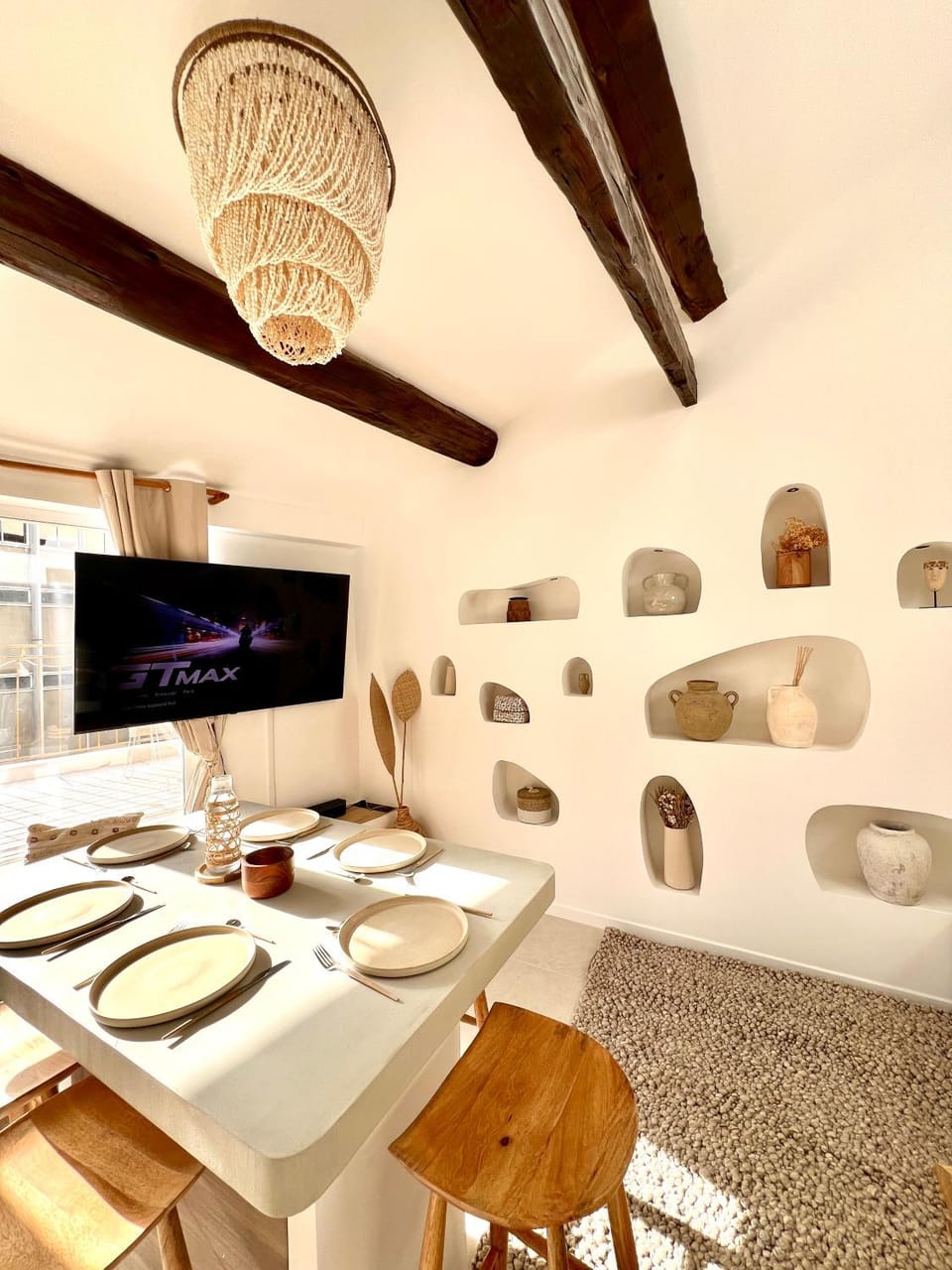 TV and multimedia, Dining area