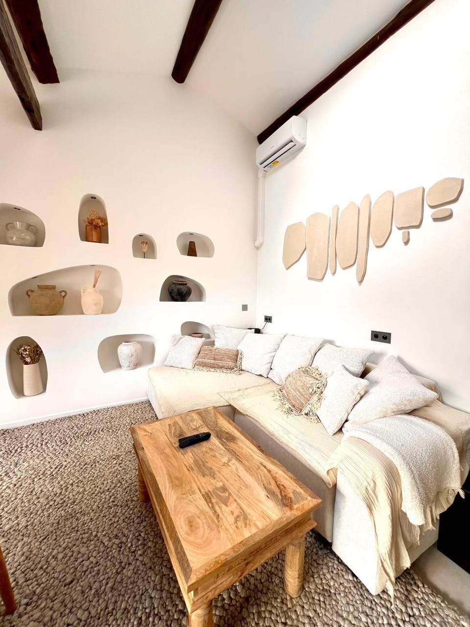 Living room, air conditioner