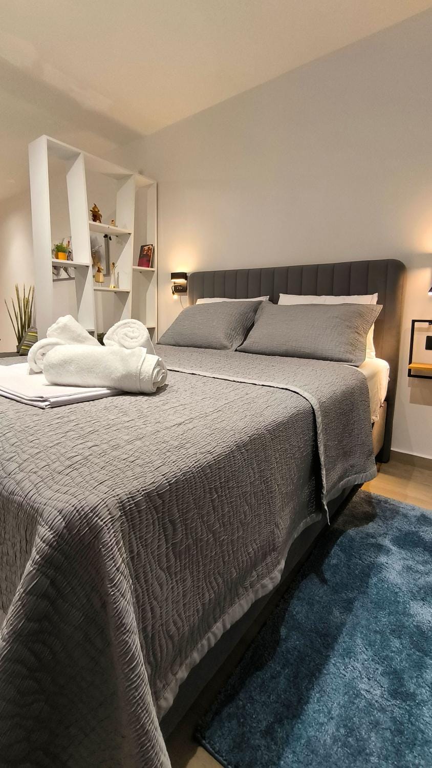 Bed, Photo of the whole room