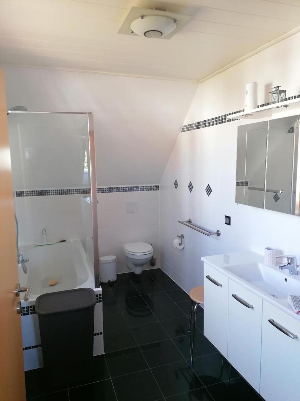 Shower, Toilet, Bathroom, towels