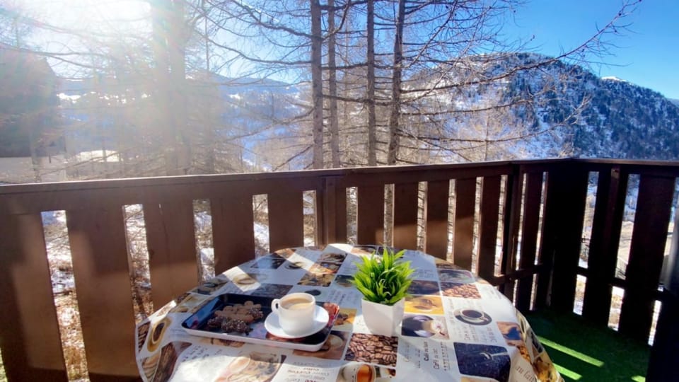 Studio Isola 2000 Apartment in Isola