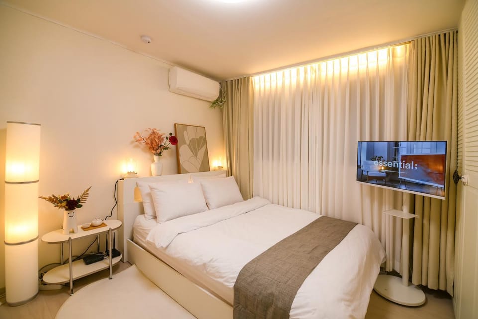 3BR Private House Hyehwa Family Stay 3 ACs Airport Taxi available Apartment in Seoul