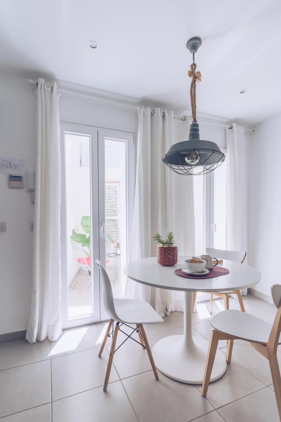 1BR w private patio in the Nook your quiet refuge Apartment in Gibraltar