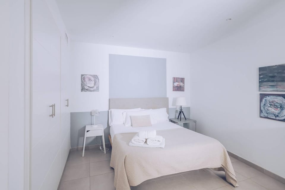 1BR w private patio in the Nook your quiet refuge Apartment in Gibraltar