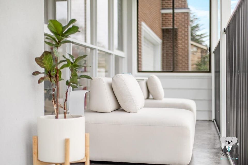 KozyGuru Forestville Charming 3BR House Apartment in Sydney