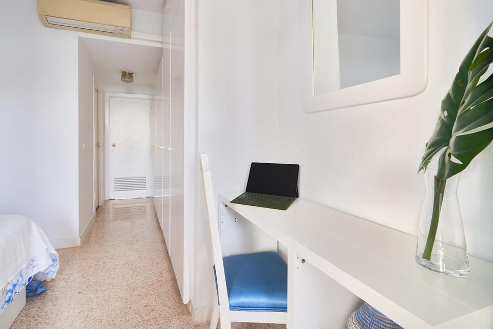 Seating area, Bedroom