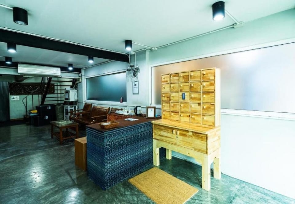 Property building, Seating area