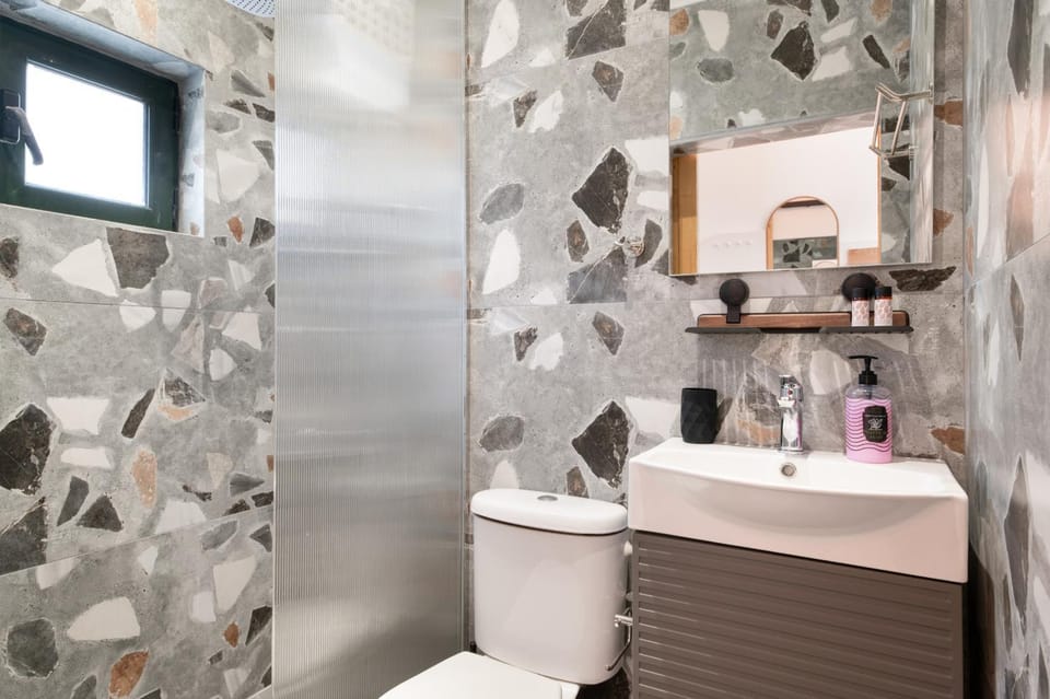 Bathroom, Living room