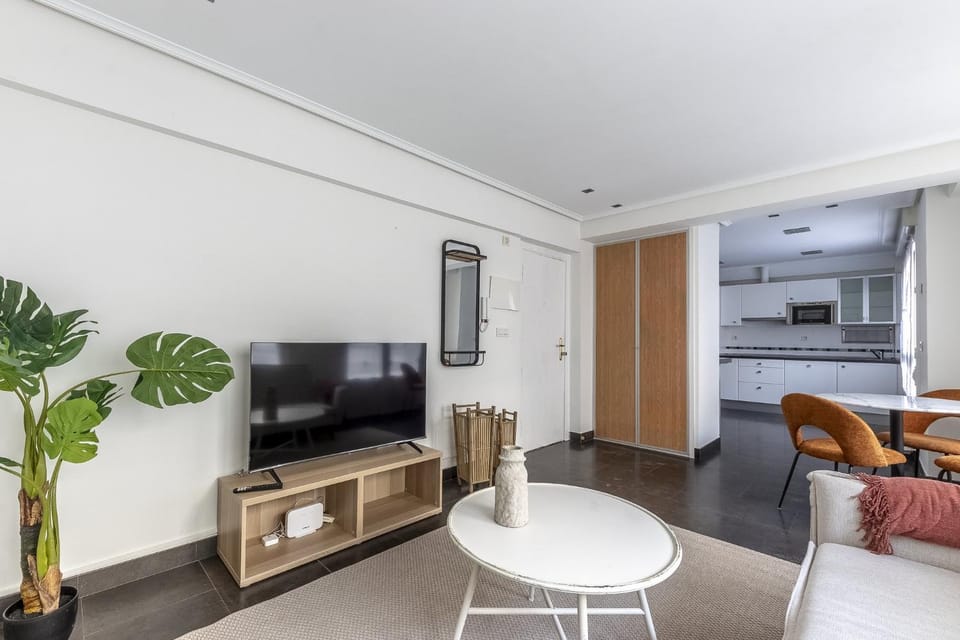Communal lounge/ TV room, TV and multimedia, Living room, Seating area