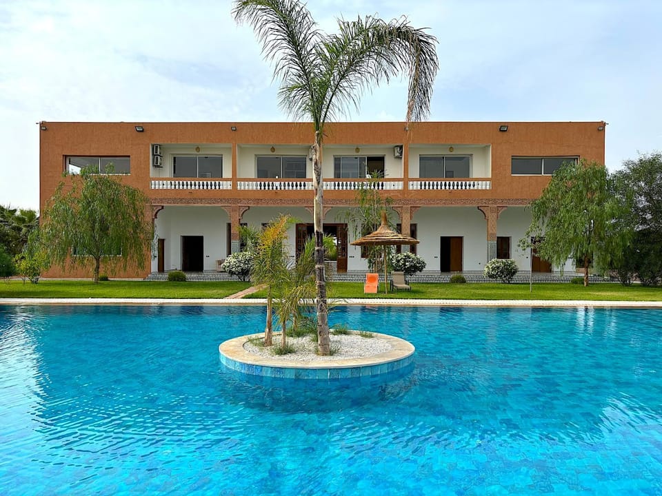 Property building, Day, Garden, Garden view, Pool view, Swimming pool