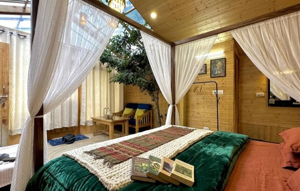 UrWish TreeHouse cottageJacuzzi Villa in Himachal Pradesh