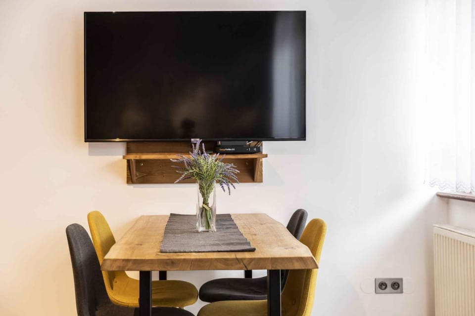 Communal lounge/ TV room, Evening entertainment