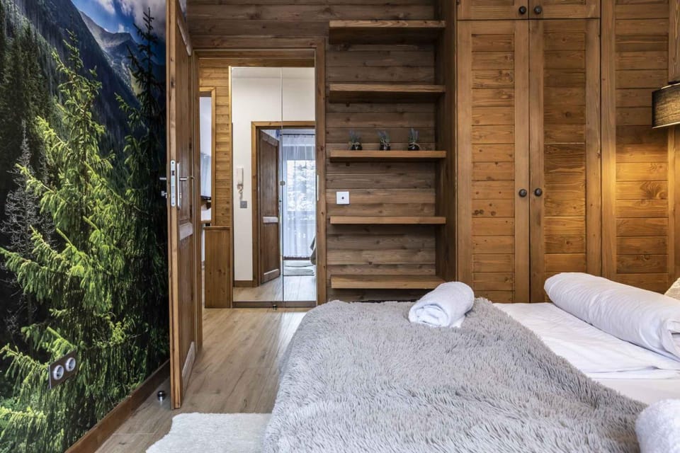 Bedroom, wardrobe