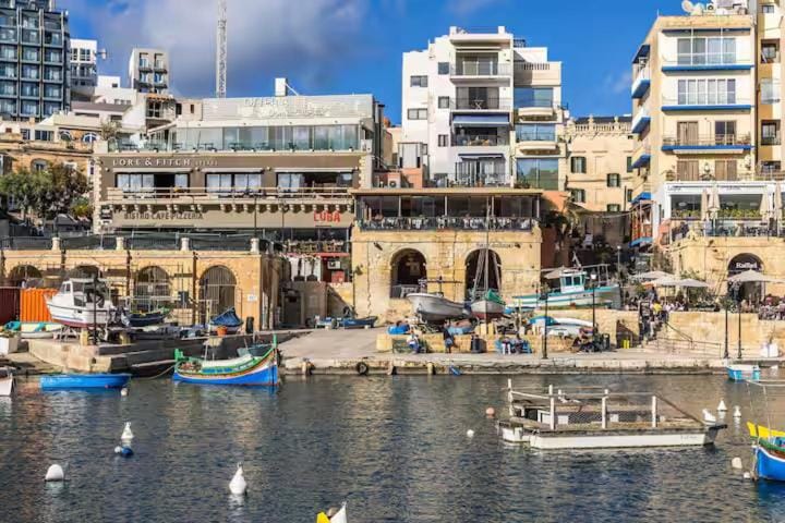 Spinola Seafront Loft Deluxe Apartment in Saint Julians