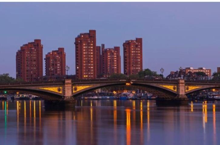 Best Chelsea home for females only Vacation rental in London