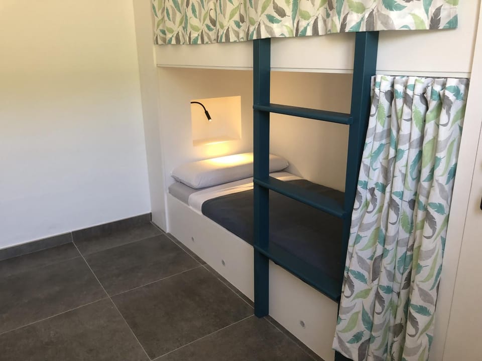 Bed, Bedroom, bunk bed