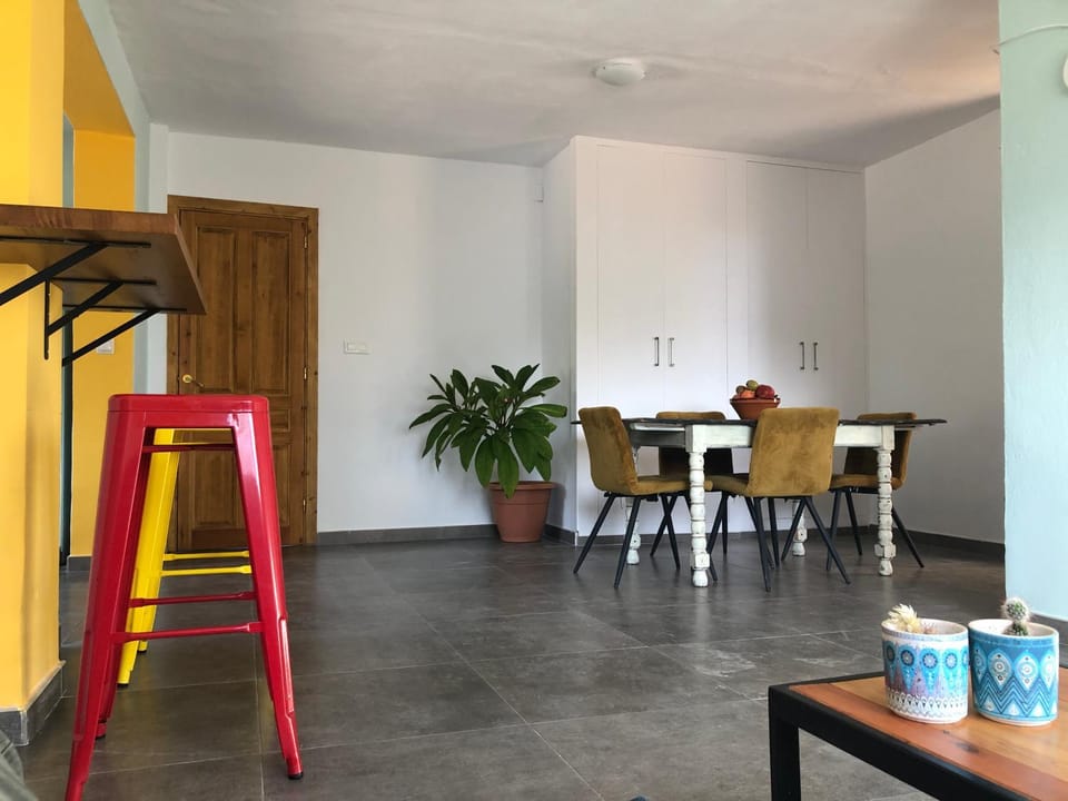 Communal lounge/ TV room, Living room, Dining area