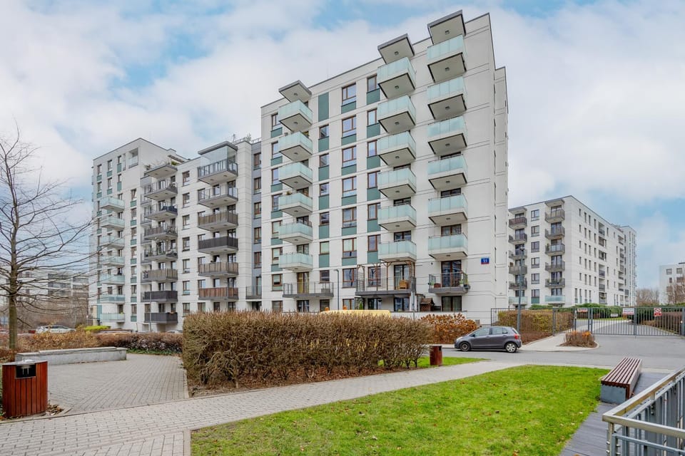 Property building, Day, Neighbourhood, City view, Street view, Location