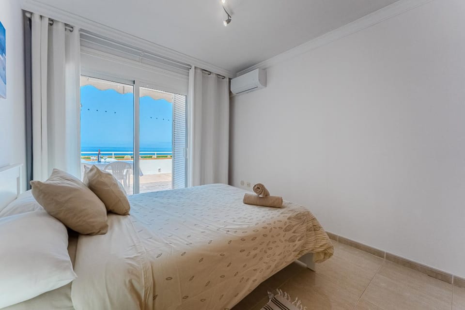Bedroom, Sea view, air conditioner
