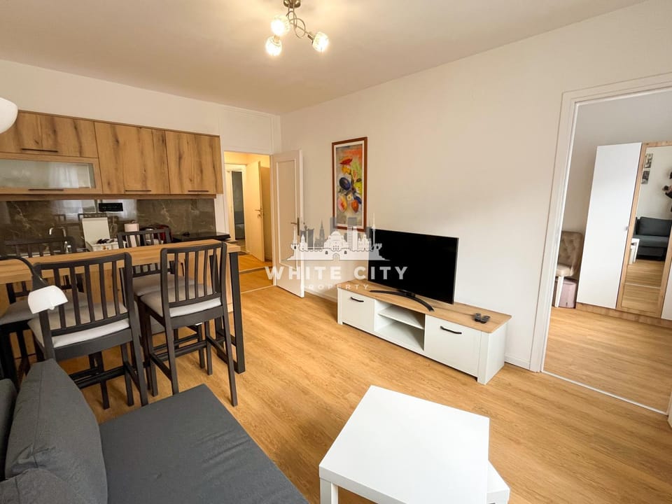 Communal lounge/ TV room, TV and multimedia, Kitchen or kitchenette, Living room, Seating area, Dining area