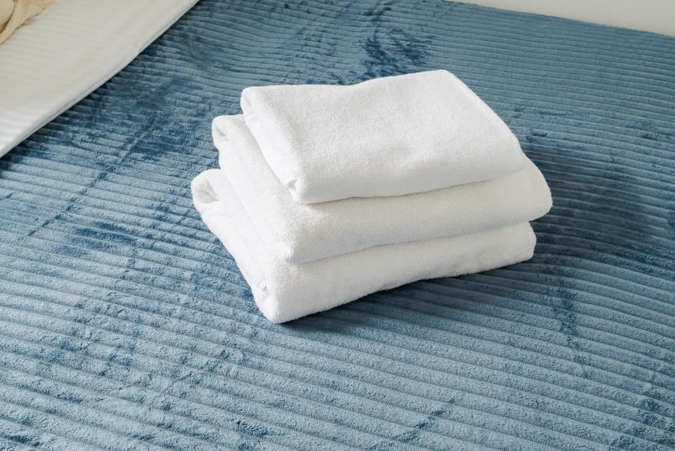Bed, Photo of the whole room, Bedroom, towels